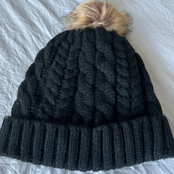 Timberland Women’s Black Autumn Woods Cable Cozy Fleece lined Beanie W/Pom NEW - Picture 3 of 8